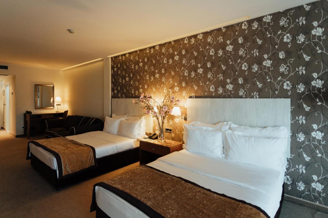Hotel 1000 Ruza Белград Екстериор снимка