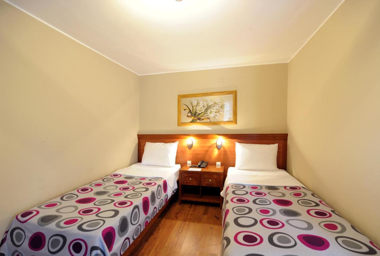 Hotel 1000 Ruza Белград Екстериор снимка