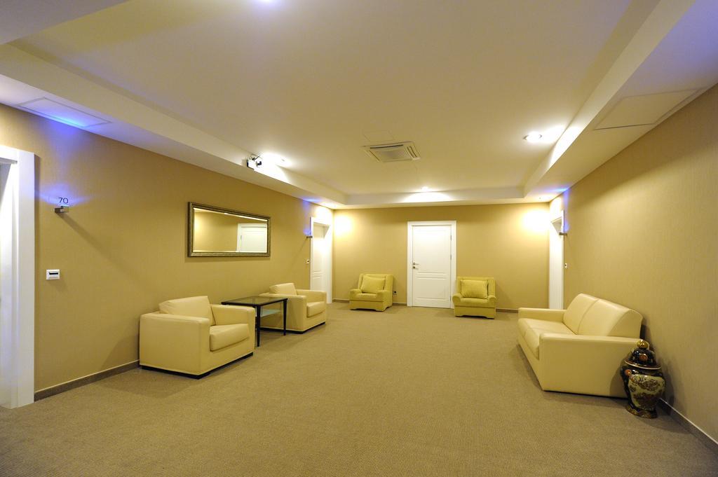 Hotel 1000 Ruza Белград Екстериор снимка