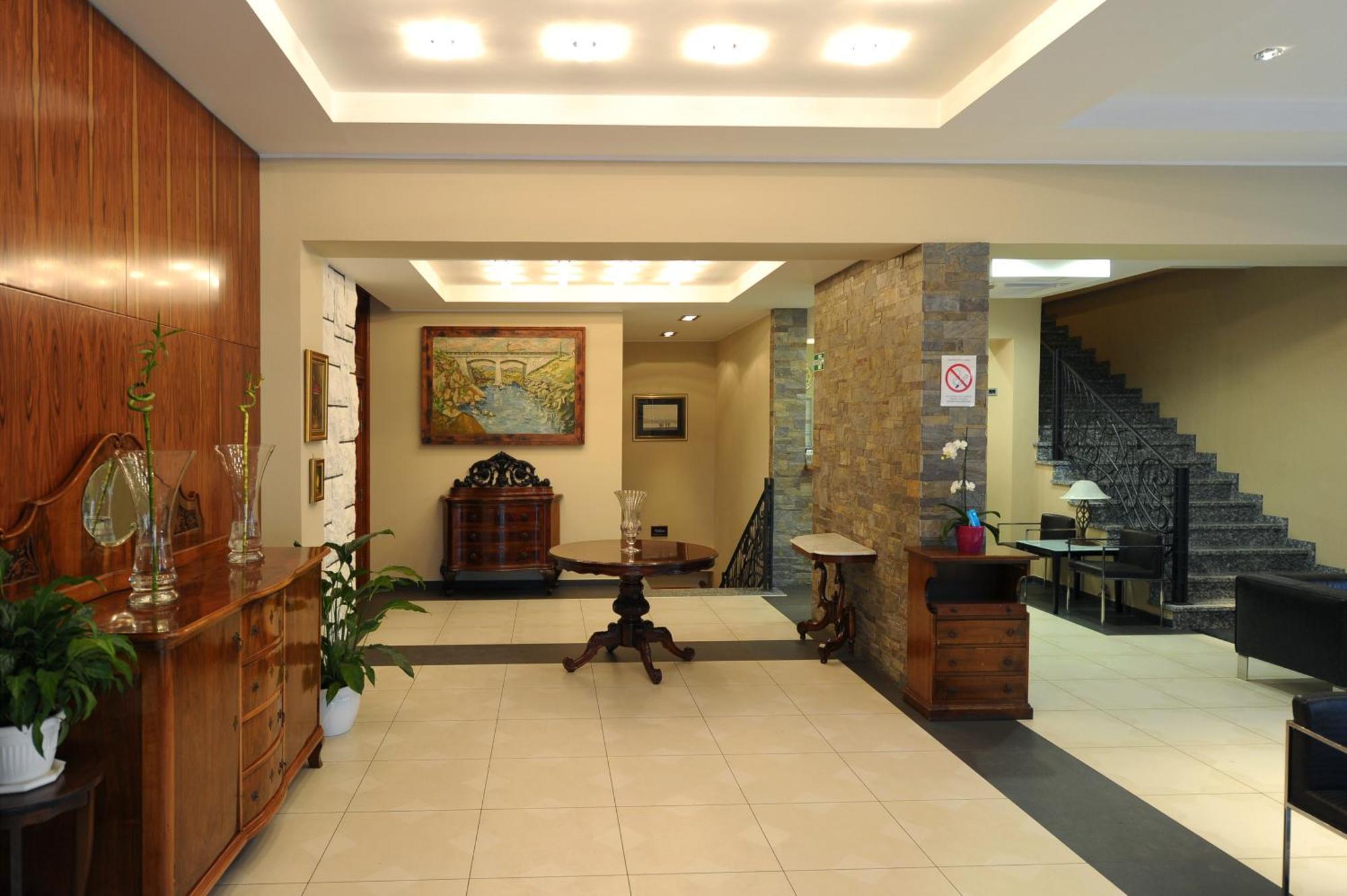 Hotel 1000 Ruza Белград Екстериор снимка